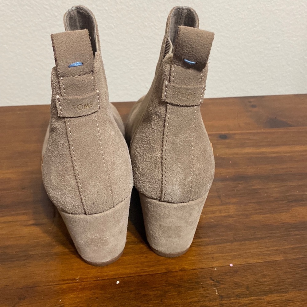 Tom Wedge Booties. Women Size 8. Excellent Condition - Picture 2 of 5